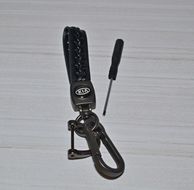 Брелок для ключей плетеный с карабином KIA 3 936