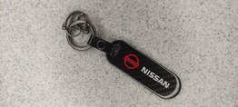Брелок для ключей Carbon с карабином Nissan 4523