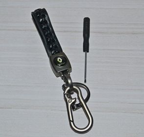 Брелок для ключей плетеный с карабином Renaulte 3946
